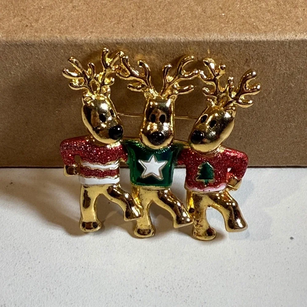 Vintage‎ Three Reindeer Christmas Holiday Pin Brooch Gold Tone Enamel Festive